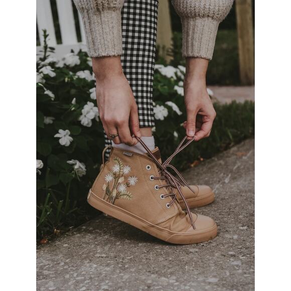 Bangs Unisex Tan Brown Boone Hightop Embroidered Daises Boho Festival Sneaker 8 - Picture 4 of 9